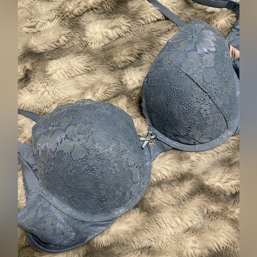 Victoria secret bra 36B